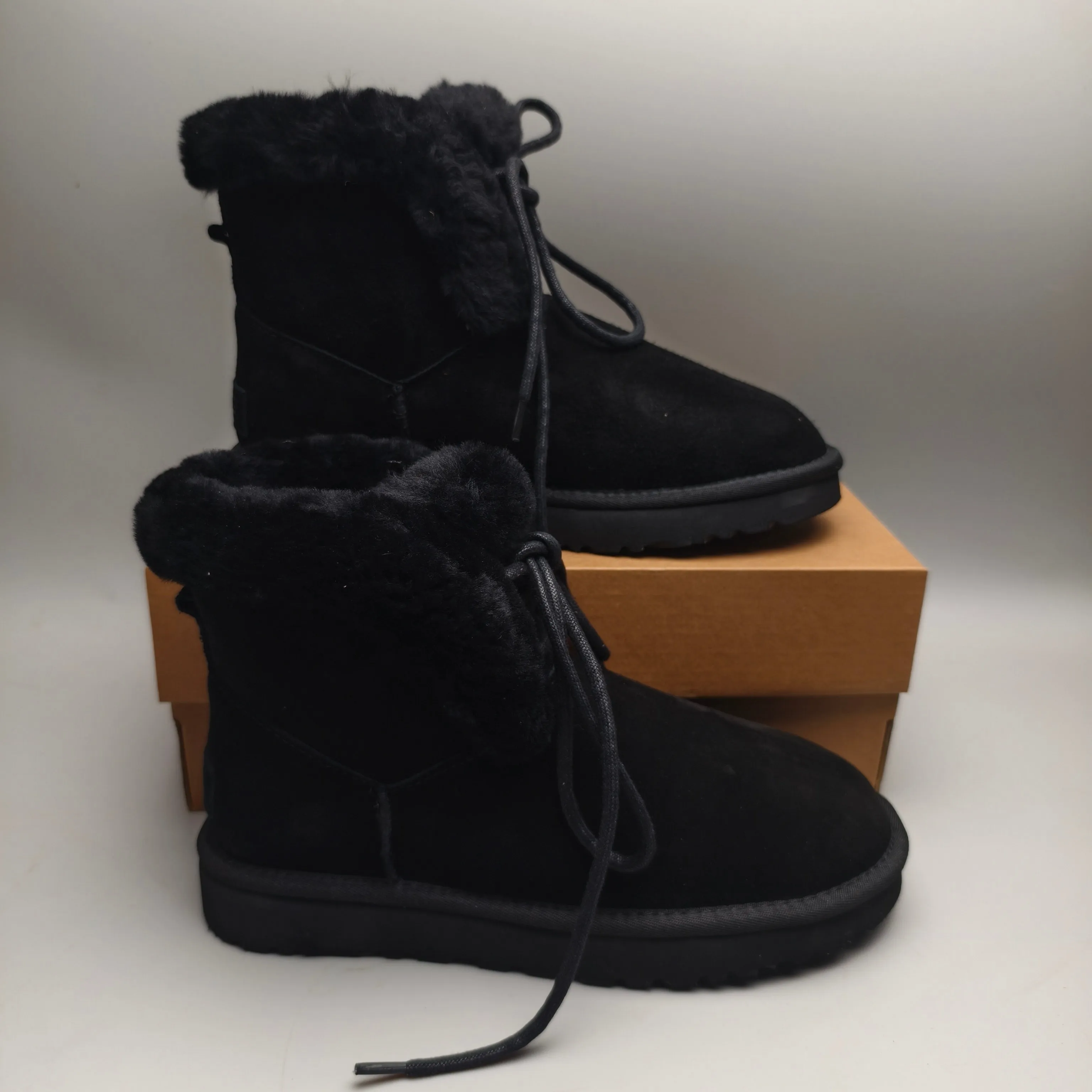 💰520 UGG sheepskin all-in-one snow boots 4576 mid-calf lace-up casual women's shoes Color: Gray Maroon Black Matching Size: 35-40
